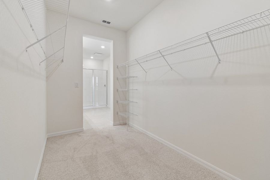 Spacious, unfurnished interior of a new home in Waterset Townhomes, Apollo Beach (Image 11).