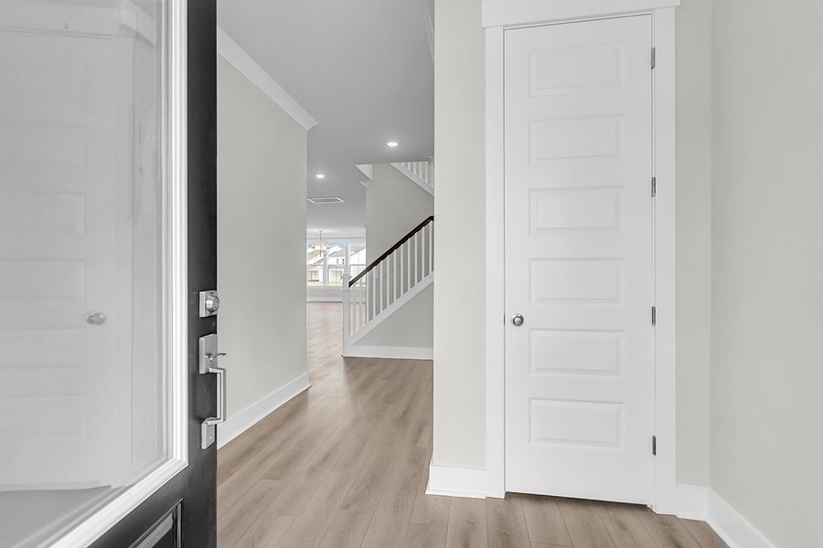Spacious, unfurnished interior of a new home in Pineland Preserve, Summerville (Image 23).