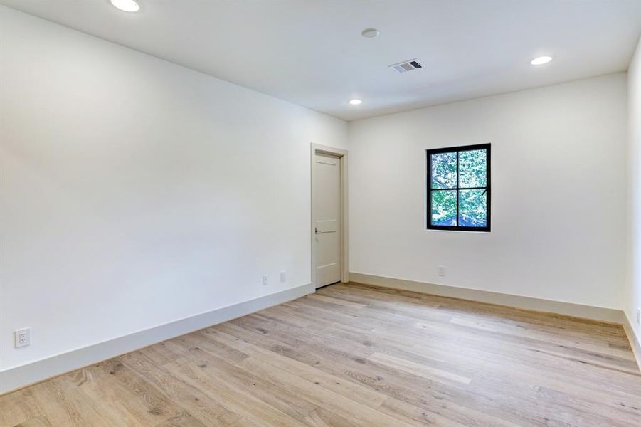 Image 31 of a home in . Image 31 of a home in .