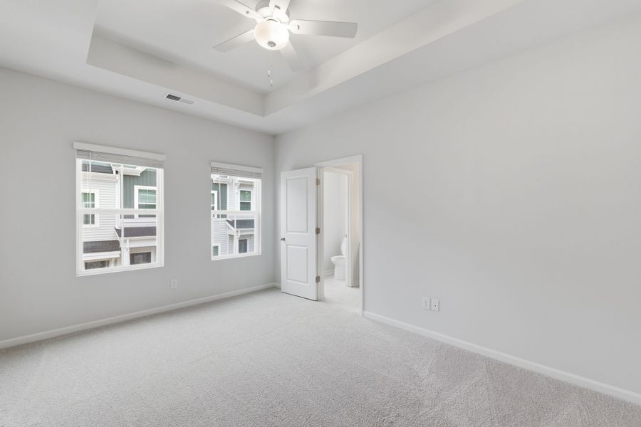 Spacious, unfurnished interior of a new home in Lakeview Village, Charlotte (Image 21).