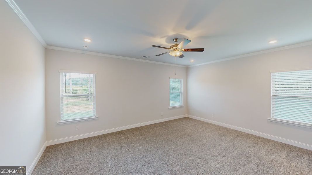 Spacious, unfurnished interior of a new home in Holliday Pass, Griffin (Image 33).