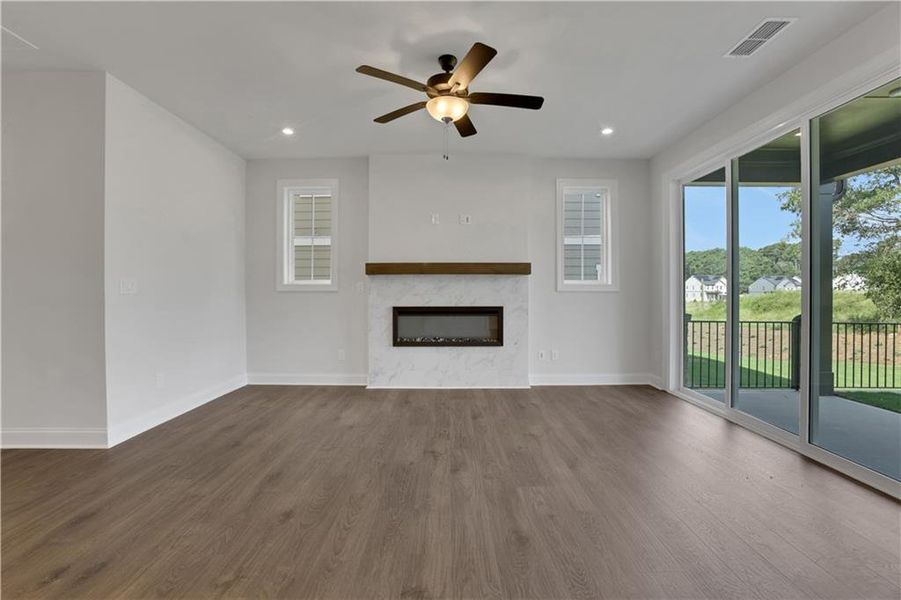 Spacious, unfurnished interior of a new home in Poppy at GreenHouse, Marietta (Image 13).