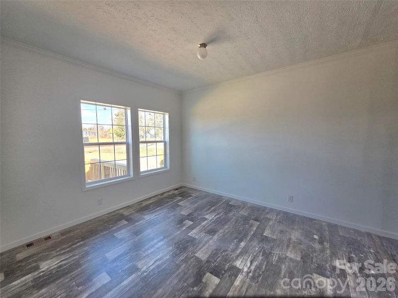 Spacious, unfurnished interior of a new home in , Gastonia (Image 5).