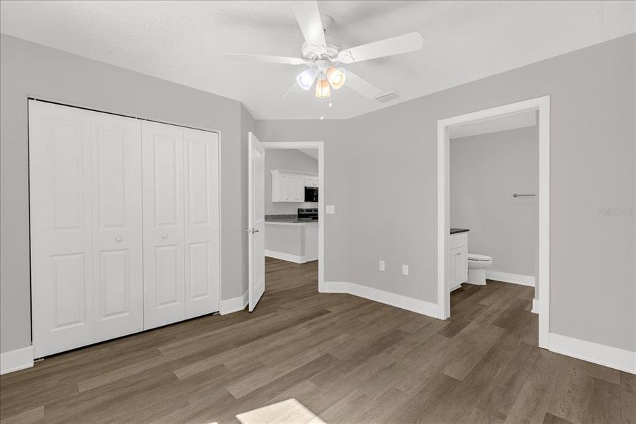 Spacious, unfurnished interior of a new home in , Dunnellon (Image 13).