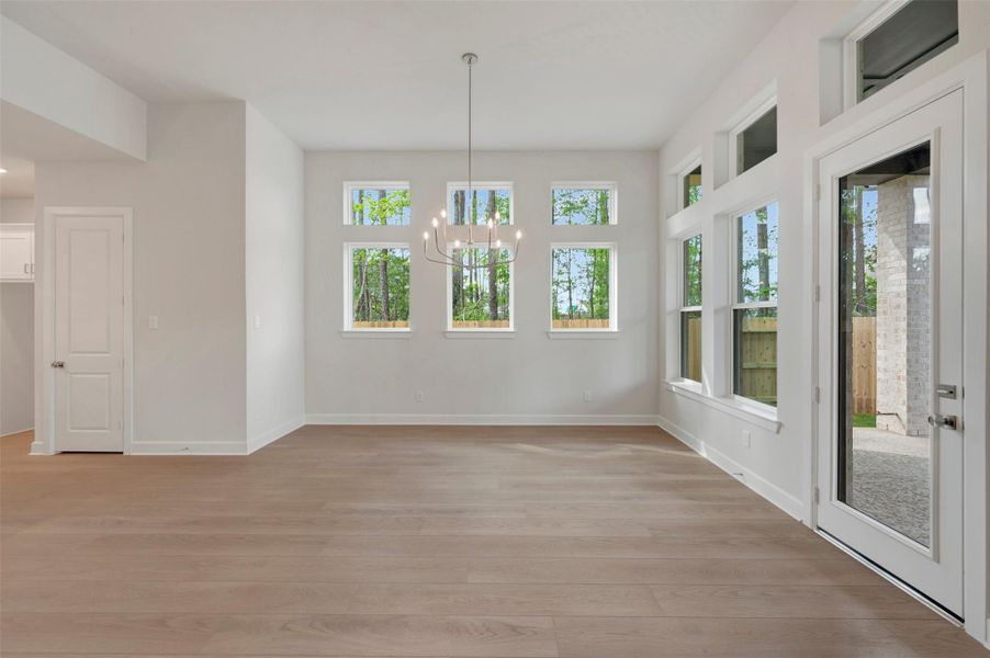 Spacious, unfurnished interior of a new home in ARTAVIA - Parkview Collection, Conroe (Image 15).