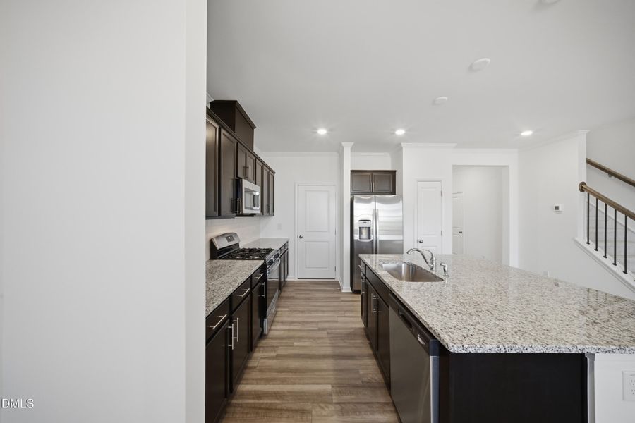 SUN_Everlee_Pic_CarsonII_QMI_229_Kitchen