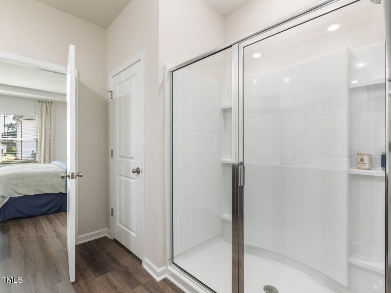 RAL_RiverGlen_Chandler_PrimaryBath2_64Wh