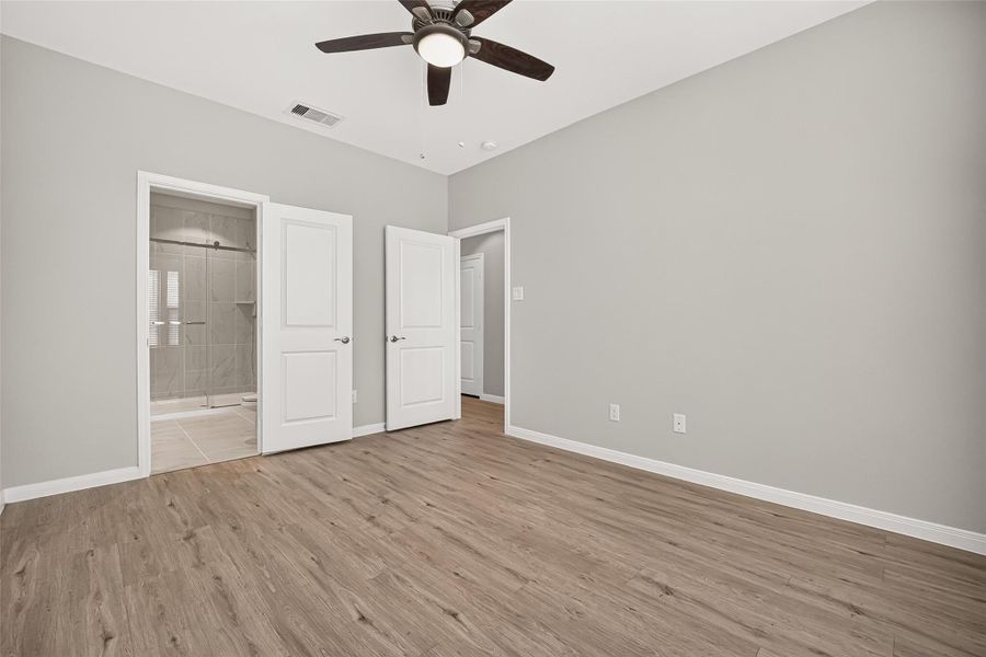 Spacious, unfurnished interior of a new home in , Houston (Image 37). Spacious, unfurnished interior of a new home in , Houston (Image 37).