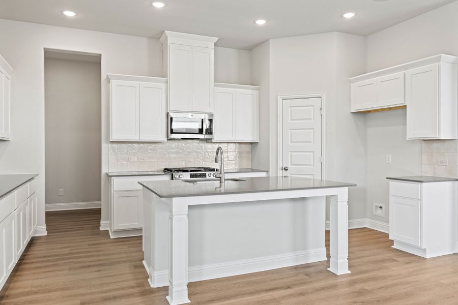 Representative furnished interior of a home built from the Janie by Cambridge Homes in Lake Park, Rowlett (Image 12).