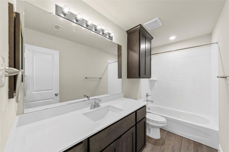 Furnished interior view inside a new home in Lin Dell Estates, Glenn Heights (Image 7). Furnished interior view inside a new home in Lin Dell Estates, Glenn Heights (Image 7).