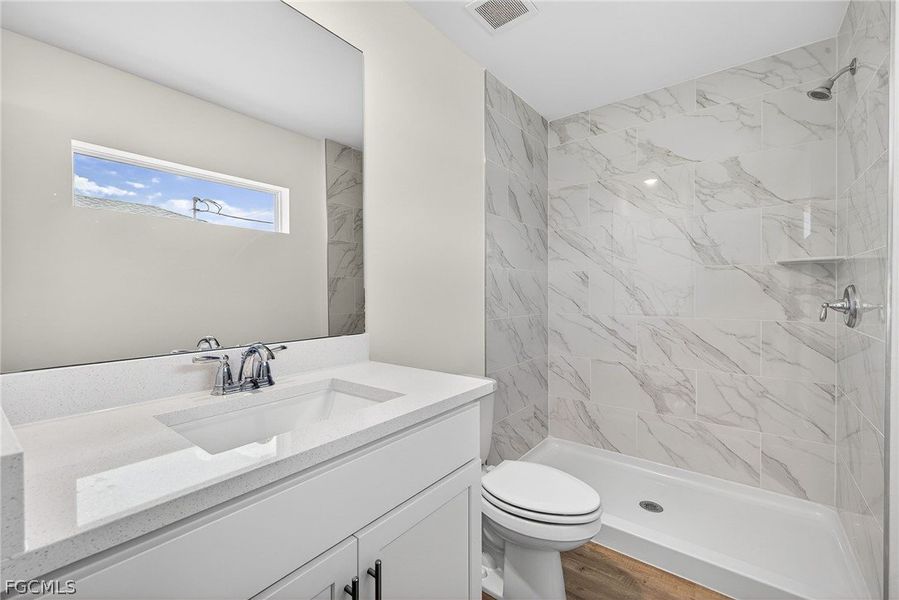 Furnished interior view inside a new home in Cape Coral, Cape Coral (Image 13).