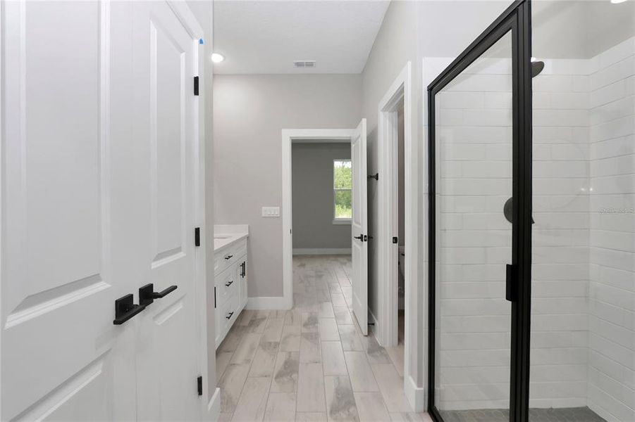 MODEL PICS MAY NOT BE ACTUAL PHOTOS.