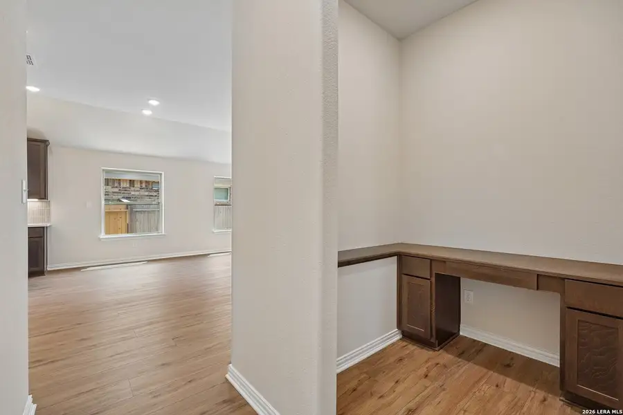 Spacious, unfurnished interior of a new home in Veramendi, New Braunfels (Image 13).