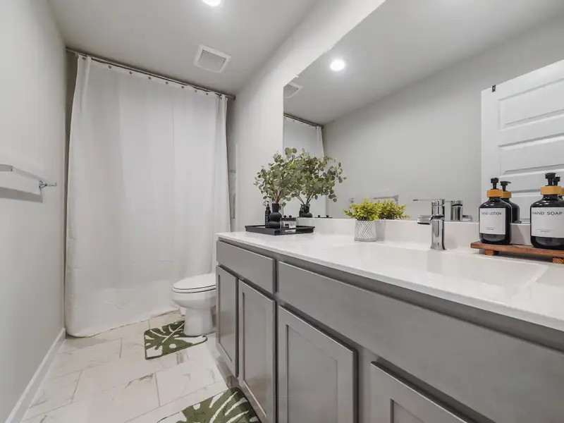 Furnished interior view inside a new home in Winfield Lakes, Fresno (Image 4).