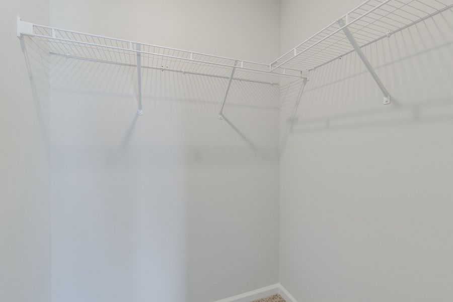 Spacious, unfurnished interior of a new home in Bluefield, Lexington (Image 33).