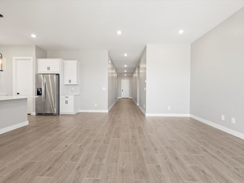 Spacious, unfurnished interior of a new home in Abel Ranch Signature Series, Goodyear (Image 10).