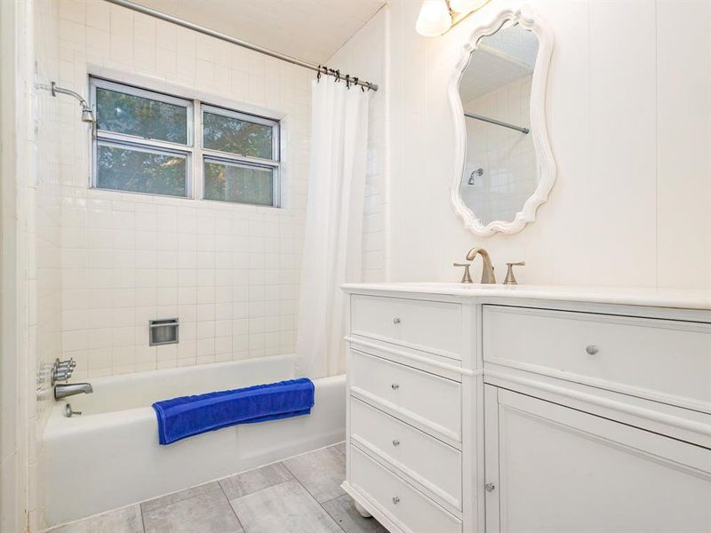 Ensuite Bath 3 Ensuite Bath 3