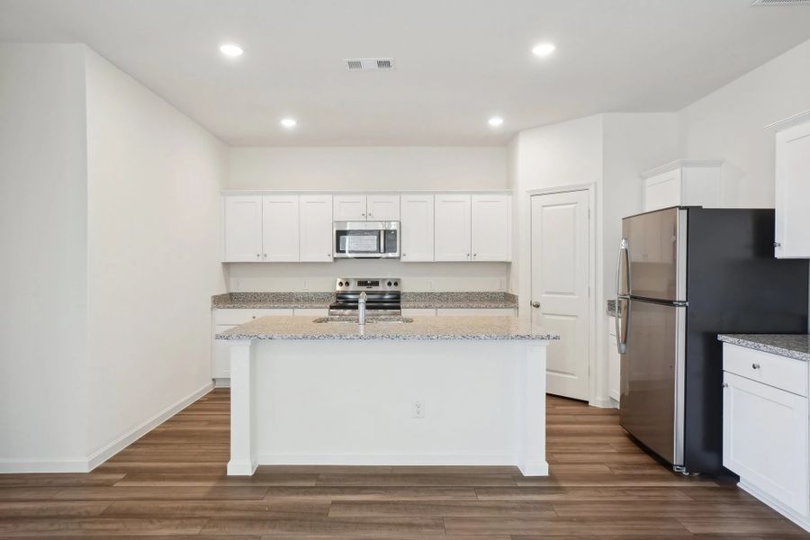 Representative furnished interior of a home built from the Apollo by Starlight Homes in Sunrise at Arbor Ridge, La Vergne (Image 10).