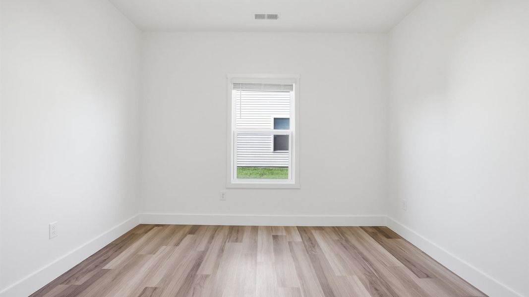 Spacious, unfurnished interior of a new home in Millstone Village, Morristown (Image 19).