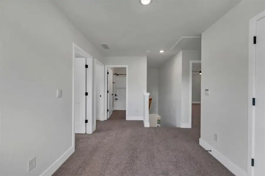 Spacious, unfurnished interior of a new home in Canterbury Villas, Carrollton (Image 19).