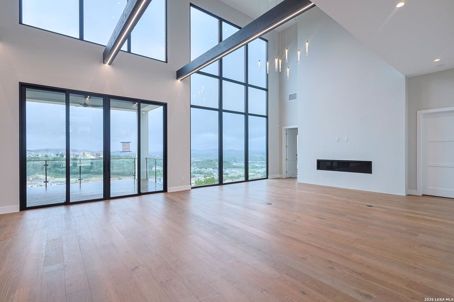 Spacious, unfurnished interior of a new home in , San Antonio (Image 31).