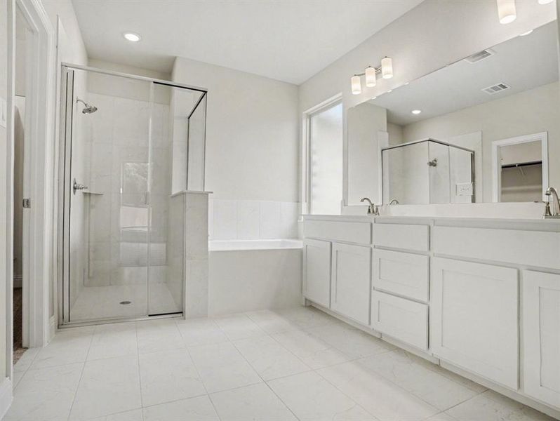 Furnished interior view inside a new home in Cole Crossing Estates, DeSoto (Image 6).