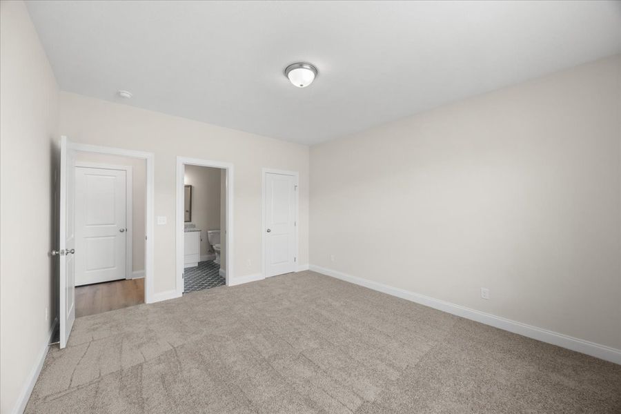 Spacious, unfurnished interior of a new home in Windsor, North Augusta (Image 28).