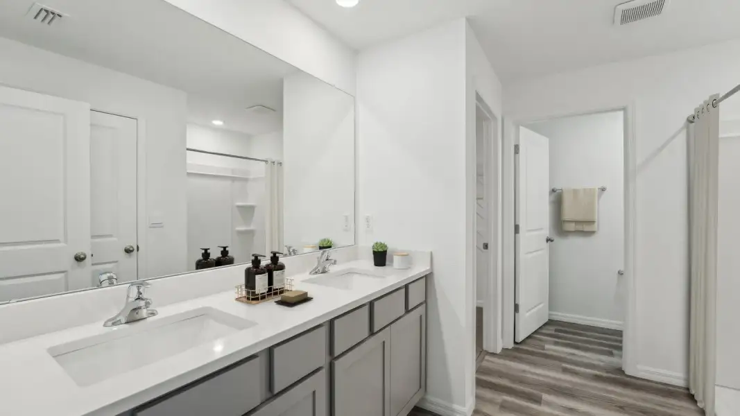 Furnished interior view inside a new home in Abbott Park, Zephyrhills (Image 20).