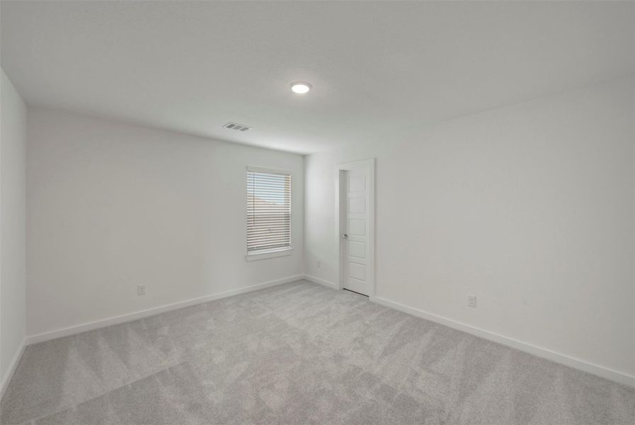 Spacious, unfurnished interior of a new home in Miller's Pond, Rosenberg (Image 44).