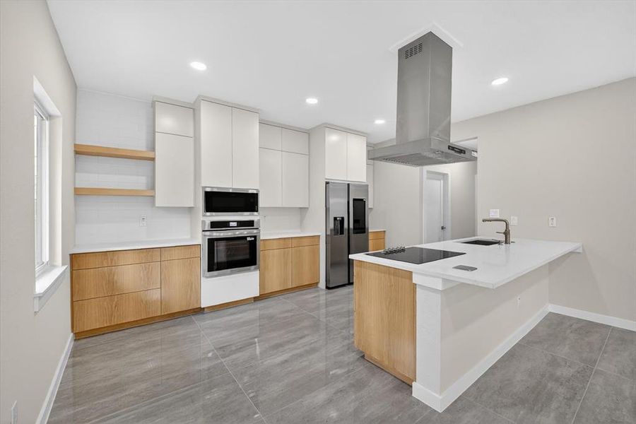 Furnished interior view inside a new home in , Irving (Image 7).