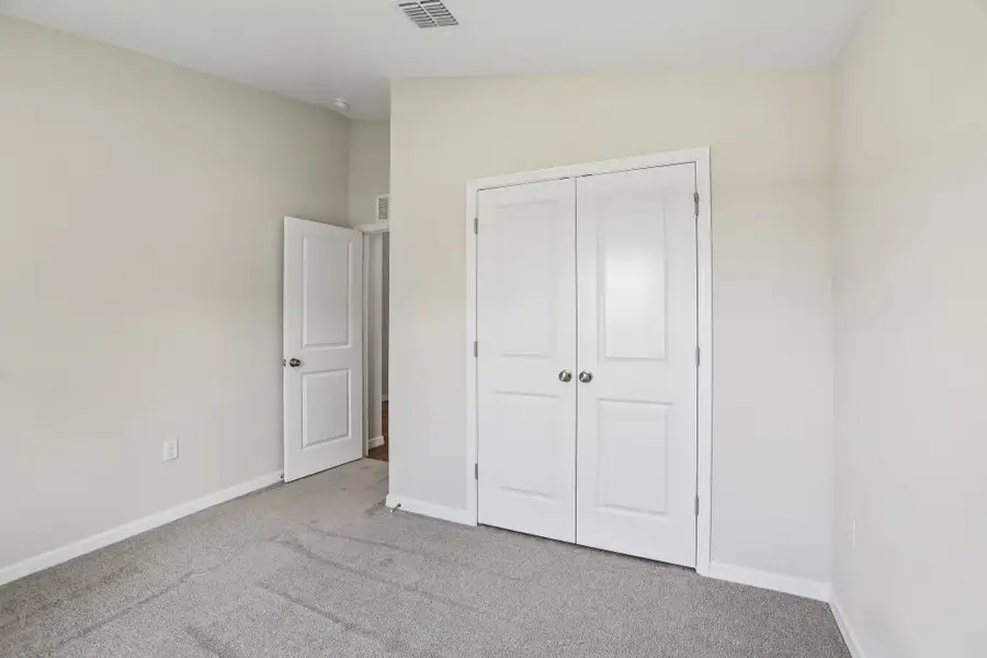 Spacious, unfurnished interior of a new home in Scenic Terrace, Haines City (Image 20). Spacious, unfurnished interior of a new home in Scenic Terrace, Haines City (Image 20).