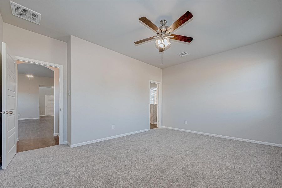 Spacious, unfurnished interior of a new home in Mill Creek Trails, Magnolia (Image 35).