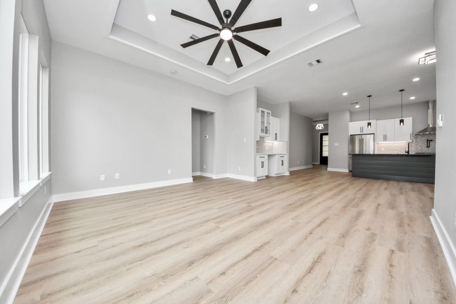 Spacious, unfurnished interior of a new home in , Pasadena (Image 38).