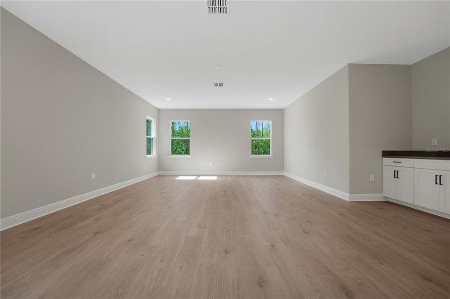 Spacious, unfurnished interior of a new home in Palms at Windermere, Windermere (Image 58). Spacious, unfurnished interior of a new home in Palms at Windermere, Windermere (Image 58).