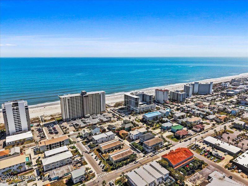 Condo located in Jacksonville Beach, FL showcasing its design and architecture (Image 37).