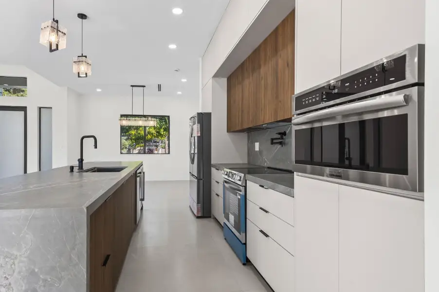 09 Kitchen 03