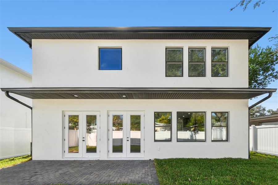 Exterior details and patio area of a home in City of Tampa, Tampa (Image 26).