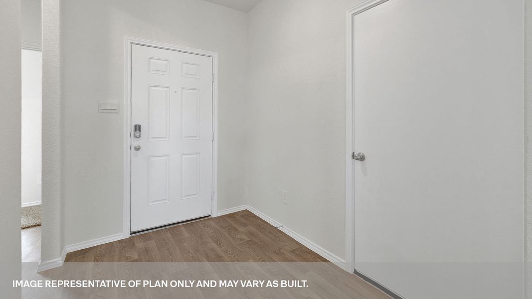 Representative unfurnished interior of a home built from the The Midland by D.R. Horton in Arroyo Ranch, Seguin (Image 11).