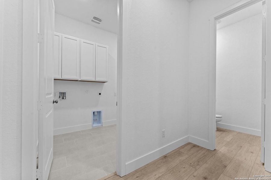 Spacious, unfurnished interior of a new home in , New Braunfels (Image 18).