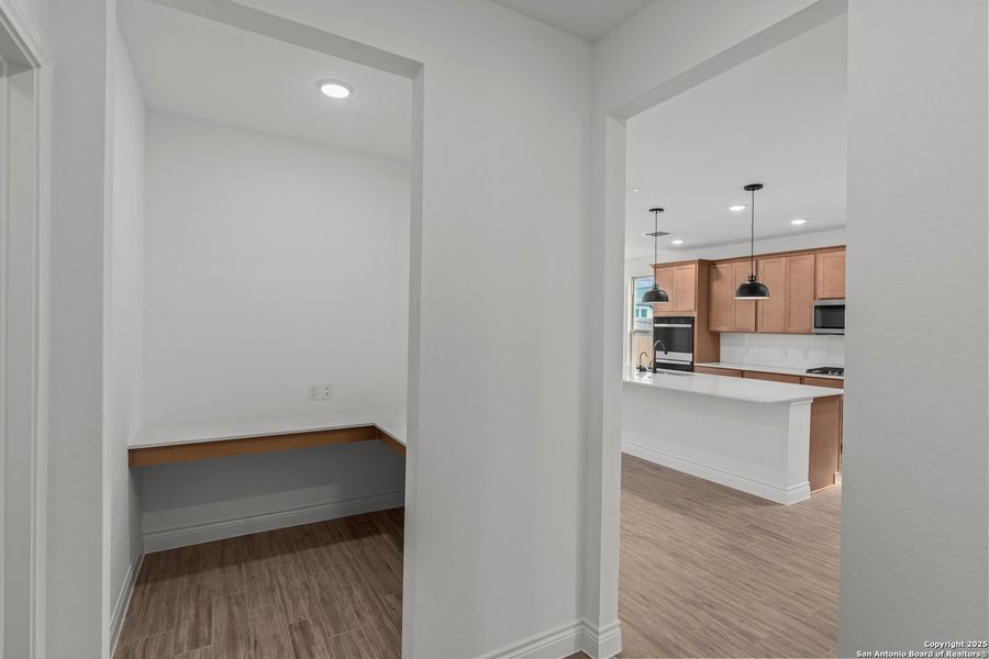Spacious, unfurnished interior of a new home in Legacy at Lake Dunlap, New Braunfels (Image 25).