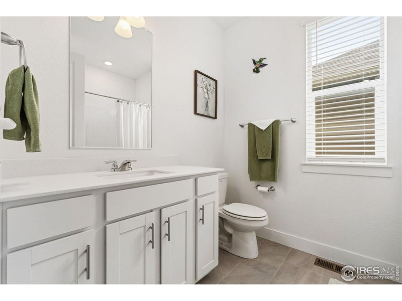 Furnished interior view inside a new home in Vantage, Berthoud (Image 25). Furnished interior view inside a new home in Vantage, Berthoud (Image 25).