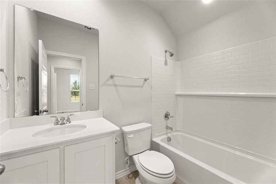 05. 2116 Hickory - 2ND Bath