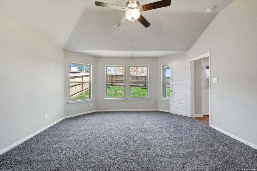 Spacious, unfurnished interior of a new home in Mesquite Ridge, San Antonio (Image 22).