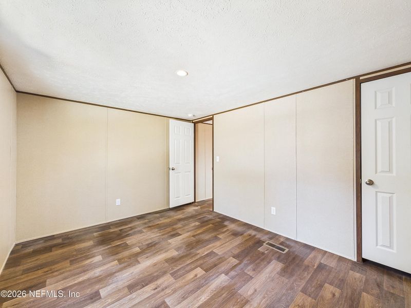 Spacious, unfurnished interior of a new home in , Hawthorne (Image 19).