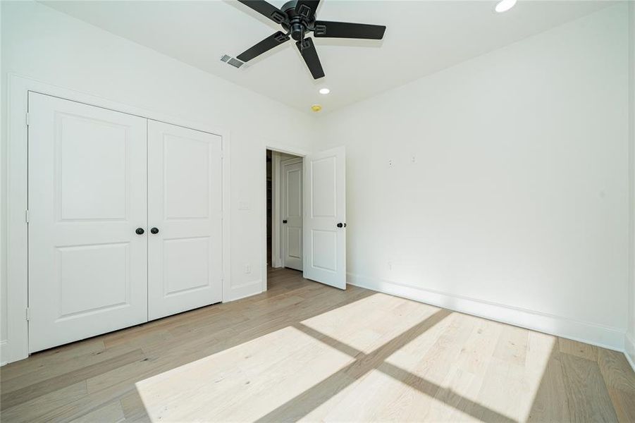 Spacious, unfurnished interior of a new home in , Athens (Image 20). Spacious, unfurnished interior of a new home in , Athens (Image 20).