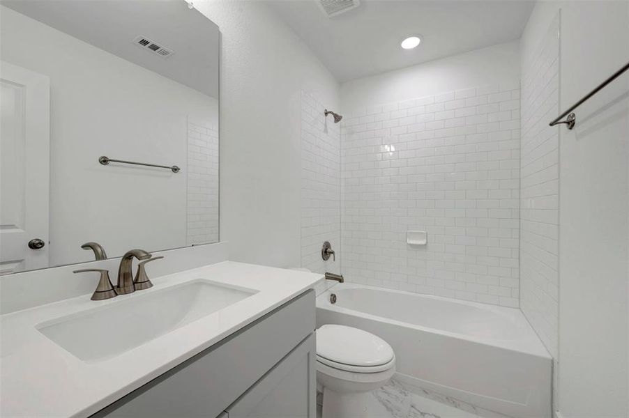 Furnished interior view inside a new home in Lilyana, Celina (Image 9).
