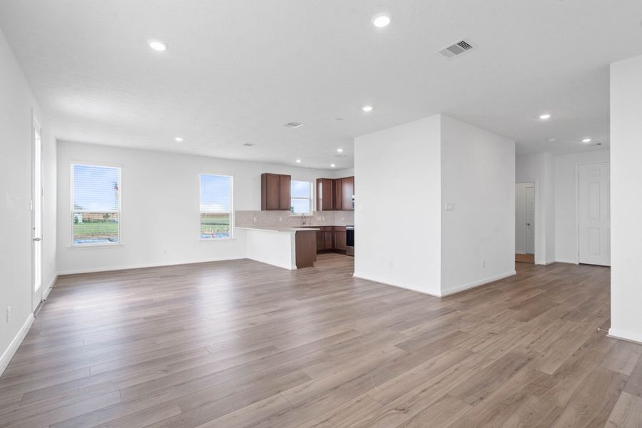 Spacious, unfurnished interior of a new home in Saddlebrook Trails, Beasley (Image 17). Spacious, unfurnished interior of a new home in Saddlebrook Trails, Beasley (Image 17).