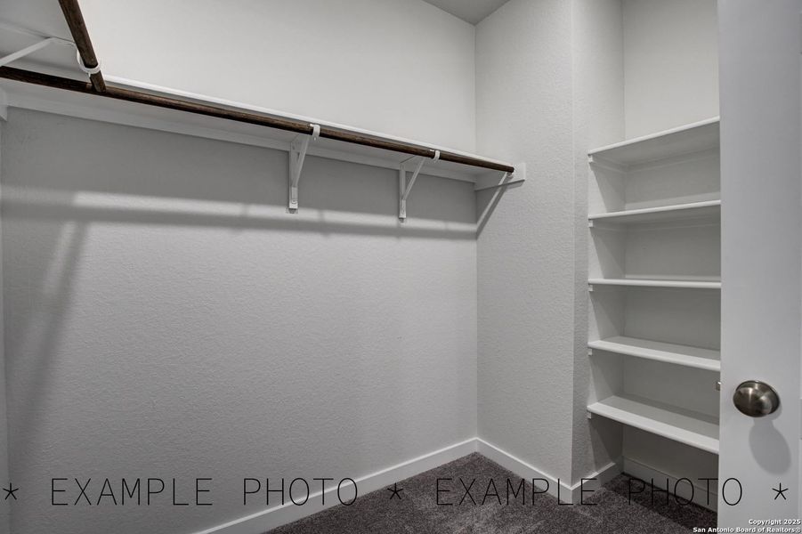 Spacious, unfurnished interior of a new home in Spring Creek, San Antonio (Image 12).