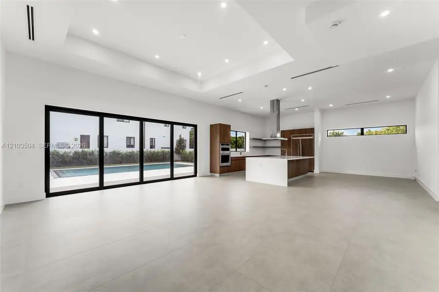 Spacious, unfurnished interior of a new home in , Miami (Image 22).