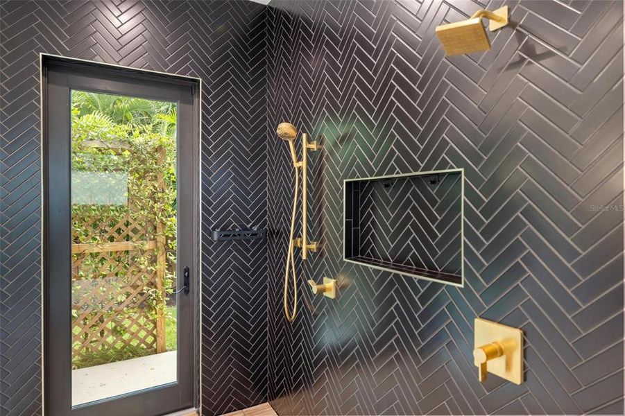 Image 86 of a home in .